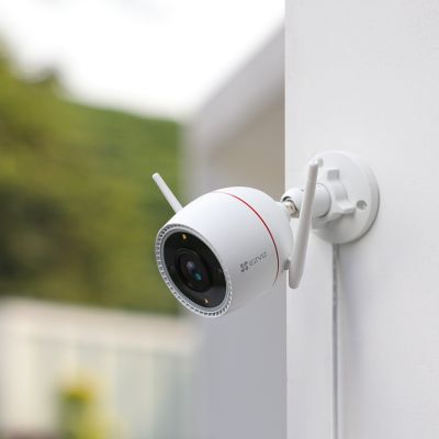 10. Kamera IP zewnętrzna do monitoringu EZVIZ H3C 3K Wi-Fi