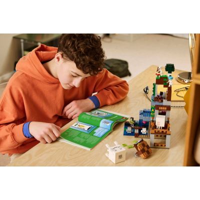 13. LEGO Minecraft 21597 - Stacja Ghasta
