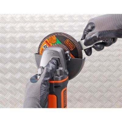 18. Szlifierka kątowa bez aku 18V BDBCG720N BLACK+DECKER