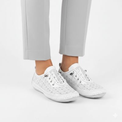 5. Skórzane półbuty damskie ażurowe białe T.Sokolski  1302