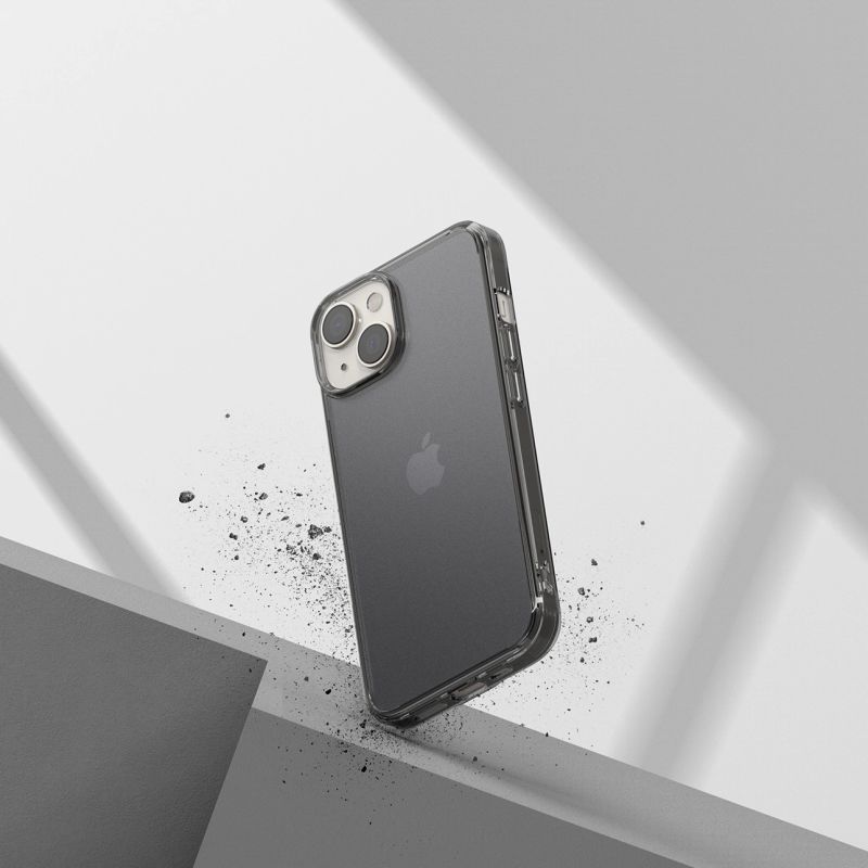 5. Ringke Fusion Matte etui iPhone 14 Plus pokrowiec z żelową ramką szary