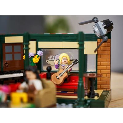 8. LEGO Ideas 21319 - Central Perk