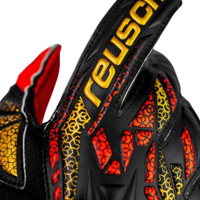 12. Rękawice bramkarskie Reusch Attrakt Silver Jr 5572215 7075