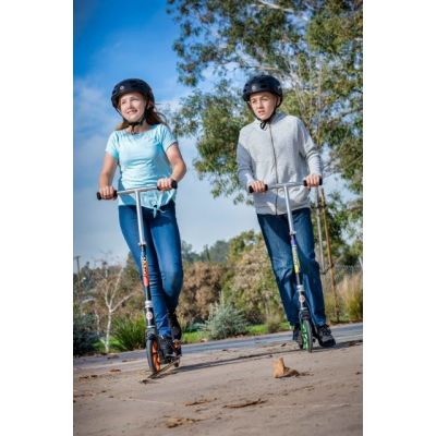 4. Hulajnoga Razor A5 Lux Light UP Jr 13073033