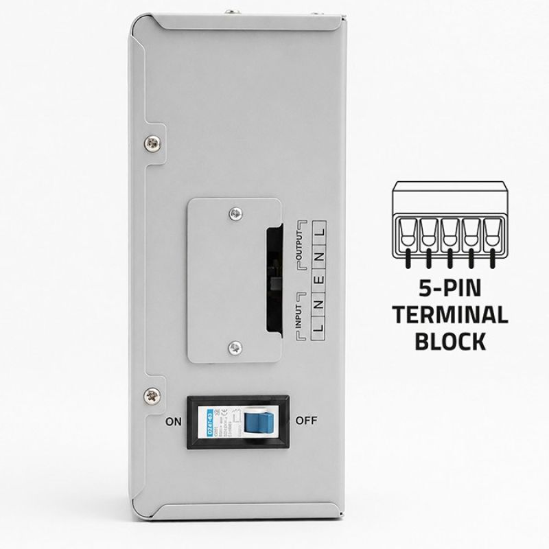 5. Qoltec Automatyczny Stabilizator napięcia AVR 3000VA | 1800W | Compact | Toroidalny transformator