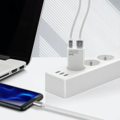 8. EVERACTIVE ŁADOWARKA SIECIOWA 1 X USB, 1 X USB-C QUICK CHARGE 3.0 20W SUPER SLIM BIAŁA SC-340Q