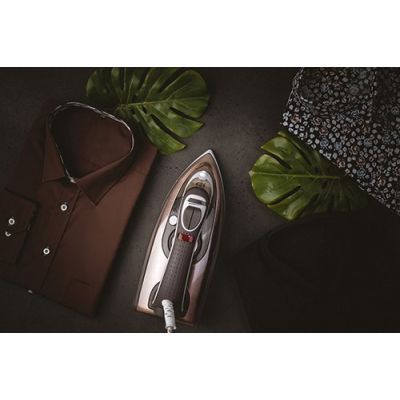 7. Żelazko parowe Adler AD 5030 (3000W; kolor szary)