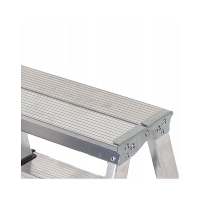 3. AWTOOLS Drabina taboret 8 stopni 125 kg