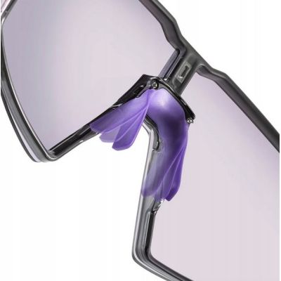 6. Okulary Julbo Edge - czarny/czerwony