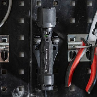 4. Latarka Ledlenser P7R Pro