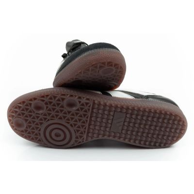 9. Adidas buty sportowe halowe Predator Freestyle obuwie piłkarskie