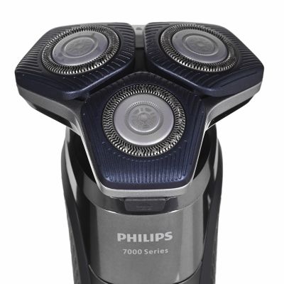 2. Golarka PHILIPS Series 7000 S7887/55