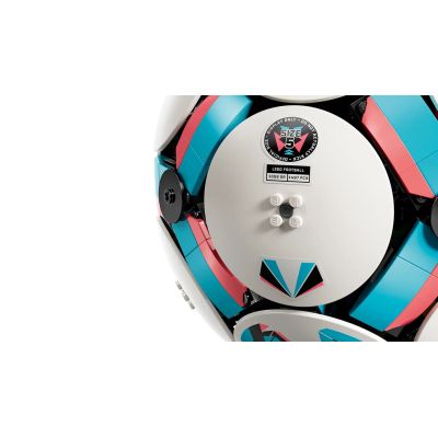 5. LEGO Editions 43019 - Piłka nożna