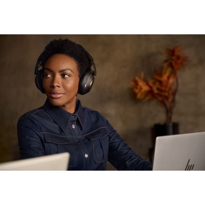 46. Słuchawki BT nauszne Poly Voyager Surround 80 UC Microsoft Teams Certified USB-C Headset + USB-C/A Adapter 8G7U0AA