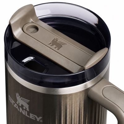 3. Kubek termiczny Stanley Quencher H2.O Fluted 1.18L GunMetal Shine