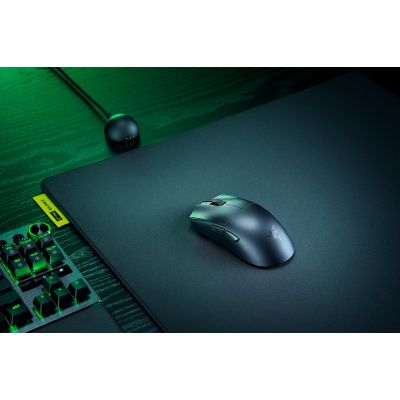 4. Razer Viper V4 Pro myszka Gaming Po prawej stronie RF Wireless + USB Type-C Optyczny 50000 DPI