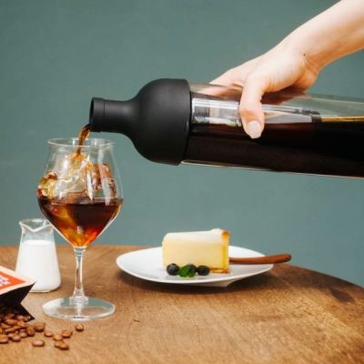 3. Butelka Cold Brew z filterm 750ml HARIO czarny