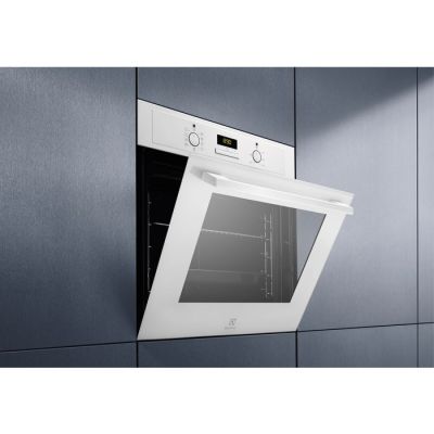 4. Piekarnik ELECTROLUX EOF3H40BW