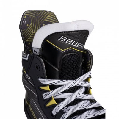 5. Łyżwy hokejowe Bauer Supreme M40 Jr