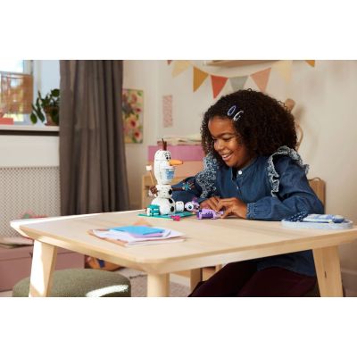 9. LEGO Disney Princess 43287 Olaf i Bruni na pikniku