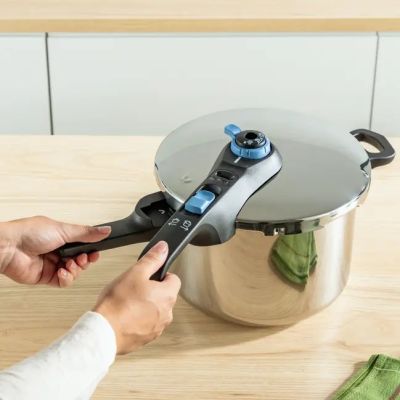 3. Szybkowar TEFAL Secure Trendy Pressure 6L P2580701