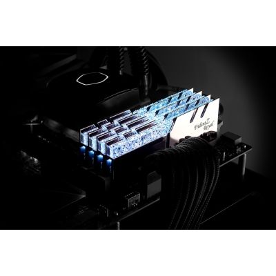 4. Pamięć RAM G.Skill Trident Z Royal Series - DDR4 - 64 GB: 4 x 16 GB - DIMM 288-pin - unbuffered