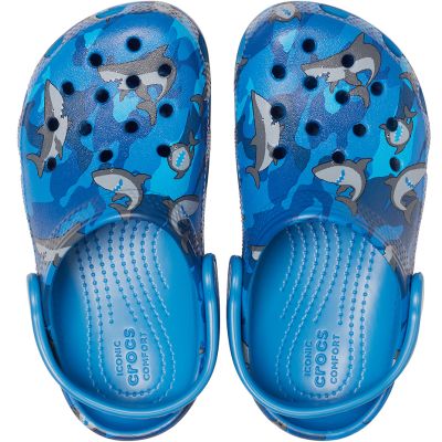 8. Klapki Crocs Classic Shark Clog Jr 206147 4KI
