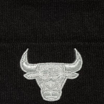 3. Czapka zimowa New Era NBA Chicago Bulls Metallic Black Cuff Knit Beanie Czarna - 60691272