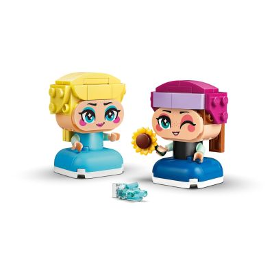 4. LEGO Disney Princess 43284 Anna i Elsa w wersji mini