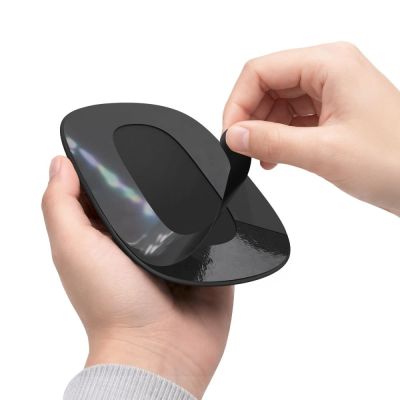 9. Etui Spigen LD220 Mouse Sleeve na myszkę - czarna