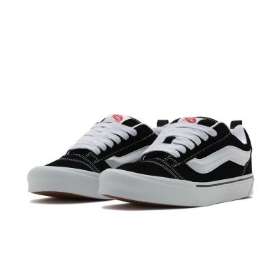 2. Trampki męskie Vans Knu Skool Black True White czarnp-białe (VN0009QC6BT)
