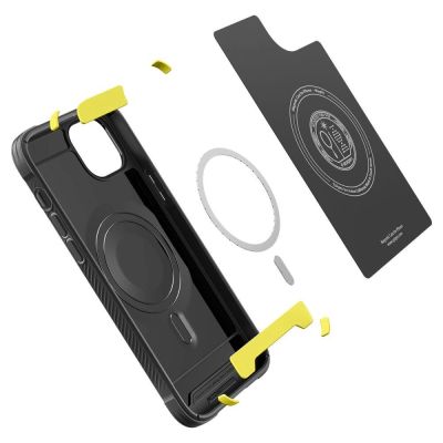 12. Etui Spigen Rugged Armor Mag z MagSafe na iPhone 14 - czarny mat