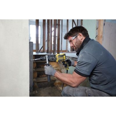 4. Stanley FATMAX FMEH1100K-QS młot udarowo-obrotowy 1100 W 3200 RPM