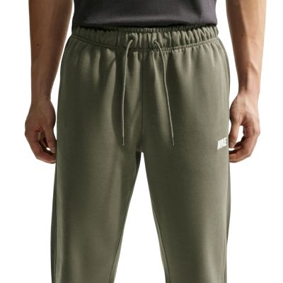 4. Spodnie męskie Nike Sportswear Club oliwkowe IO1376 222