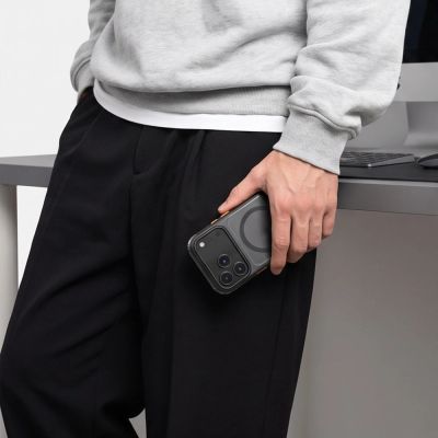 10. Etui Tech-Protect MagAir MagSafe CC na iPhone 18 Pro Max / 17 Pro Max - czarne matowe
