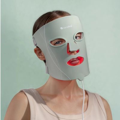 2. Nanoleaf LED Therapy Mask - maska do terapii światłem LED