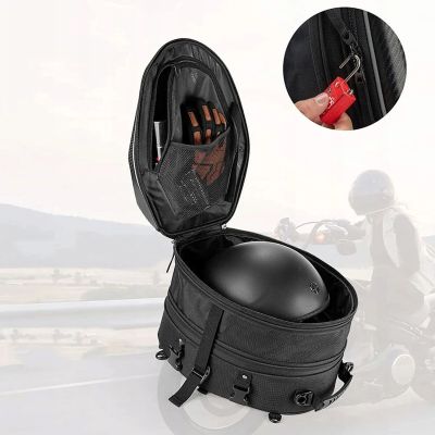 5. Torba Rockbros 30140026001 motocyklowa na bak 35 l - czarna