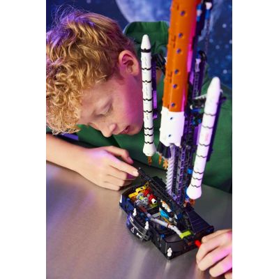 9. LEGO Technic 42221 Rakieta NASA Artemis
