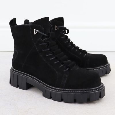 3. Skórzane botki damskie zamszowe czarne D&A S.Barski Premium Collection JC52-884