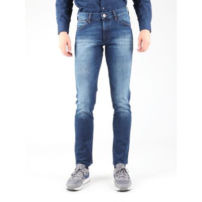 3. Jeansy Wrangler Larston Blaze W18S8282T