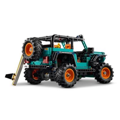 6. LEGO Technic 42227 - SUV Jeep Wrangler Rubicon