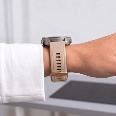 7. Pasek Tech-Protect Silicone na Garmin Fenix 5S / 5S Plus / 6S / 6S Pro / 7S / 8 / 9 / 9 Pro (43 mm) - beżowy
