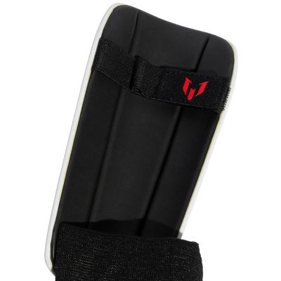 5. Ochraniacze piłkarskie adidas Messi Match Jr JV5240