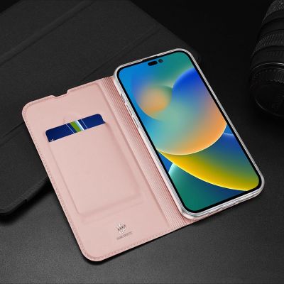 22. Dux Ducis Skin Pro kabura etui pokrowiec z klapką iPhone 14 Pro niebieski