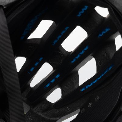 7. Kask TRIADE