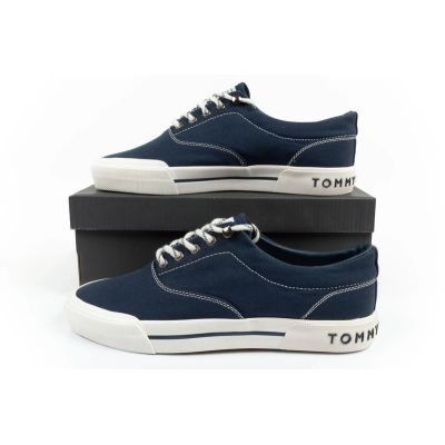 19. Tommy Hilfiger buty sportowe męskie trampki modne wygodne granatowe