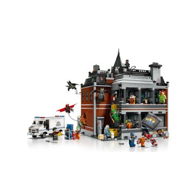 14. LEGO DC Super Heroes 76300 Arkham Asylum