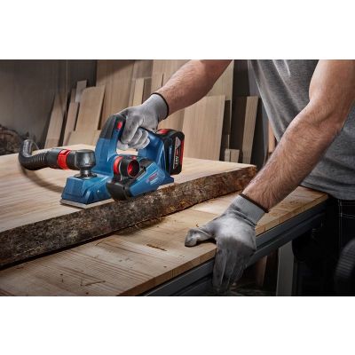 9. Bosch GHO 185-LI Czarny, Niebieski 14000 RPM