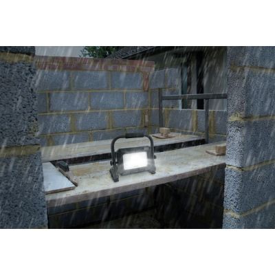 10. Przenośne światło przemysłowe Ansmann FL50W-R 50 W 4500 lm światło dzienne