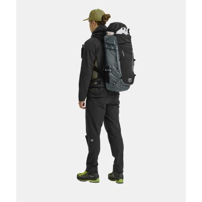 5. ORTOVOX Traverse 40 40 l Czarny